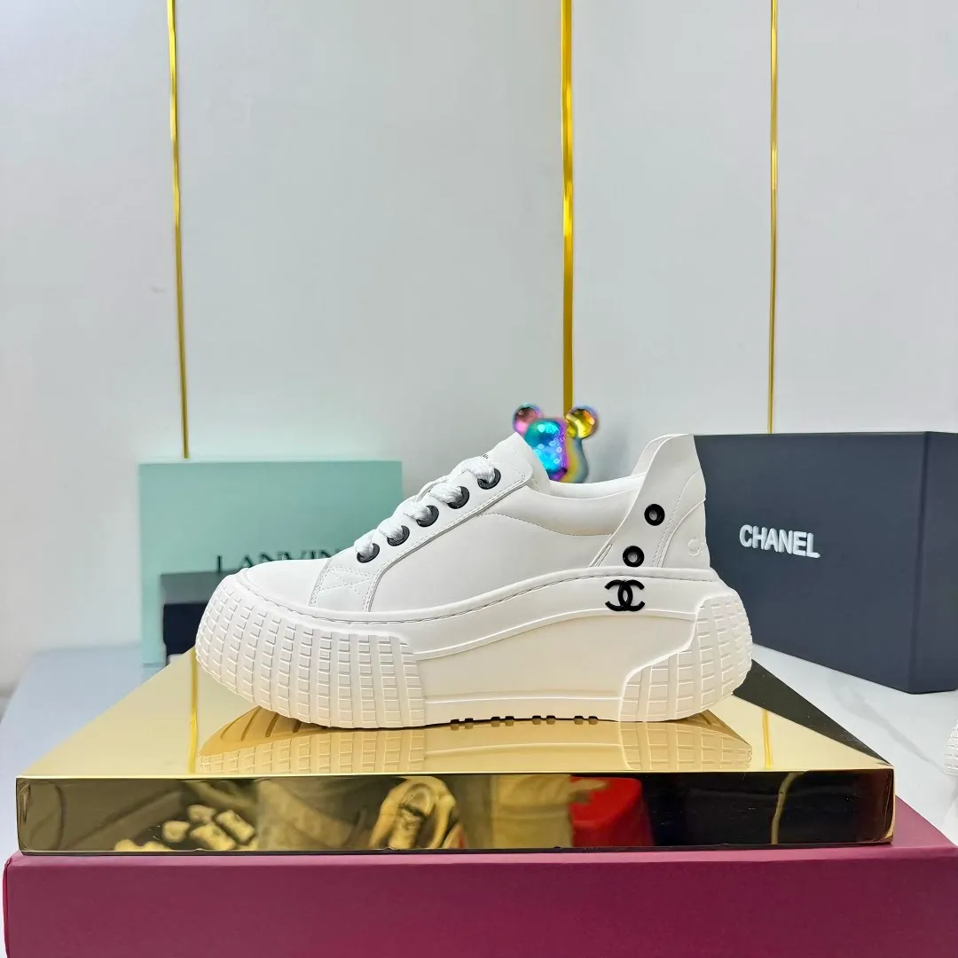 👟👟Ex-factory price 640👟👟 Chanel bread shoes ~ original calfskin panda shoes Chanel 25C latest hot style panda black and white sports shoes casual sneakers Xiaoxiang hot item classic black and white panda color coco girls must pay Fabric: original custom mixed sheepskin lining: original imported breathable mesh lining outsole: Original molded rubber + TPU combination Size: Women's 35-41